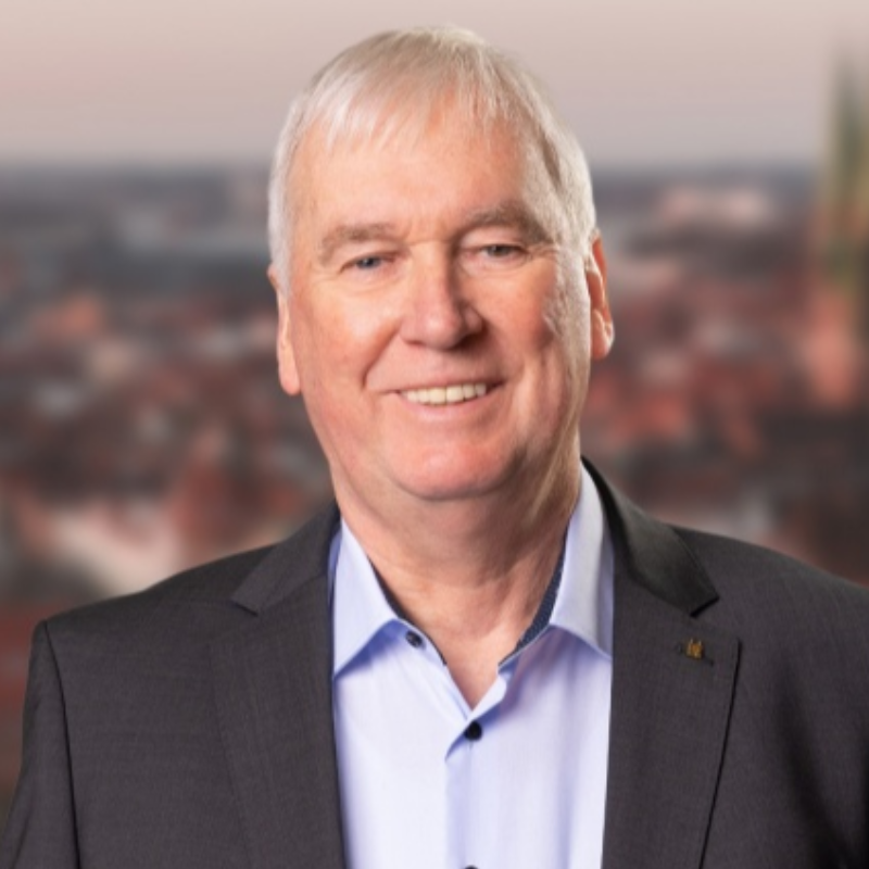  Bernhard Simon